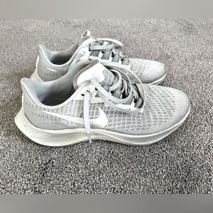 Nike Air Pegasus 37 - size 7.5